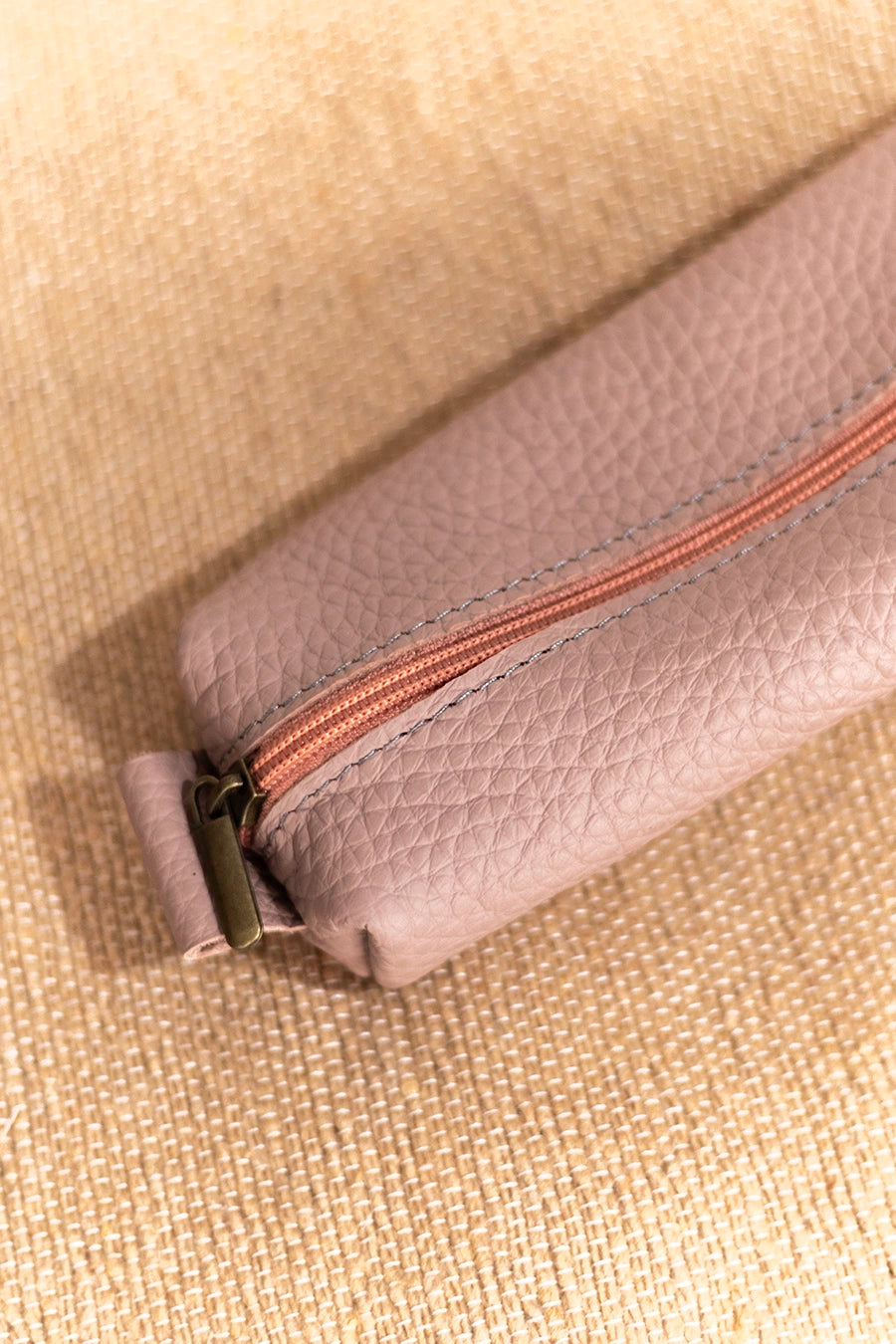 Estuche de cuero