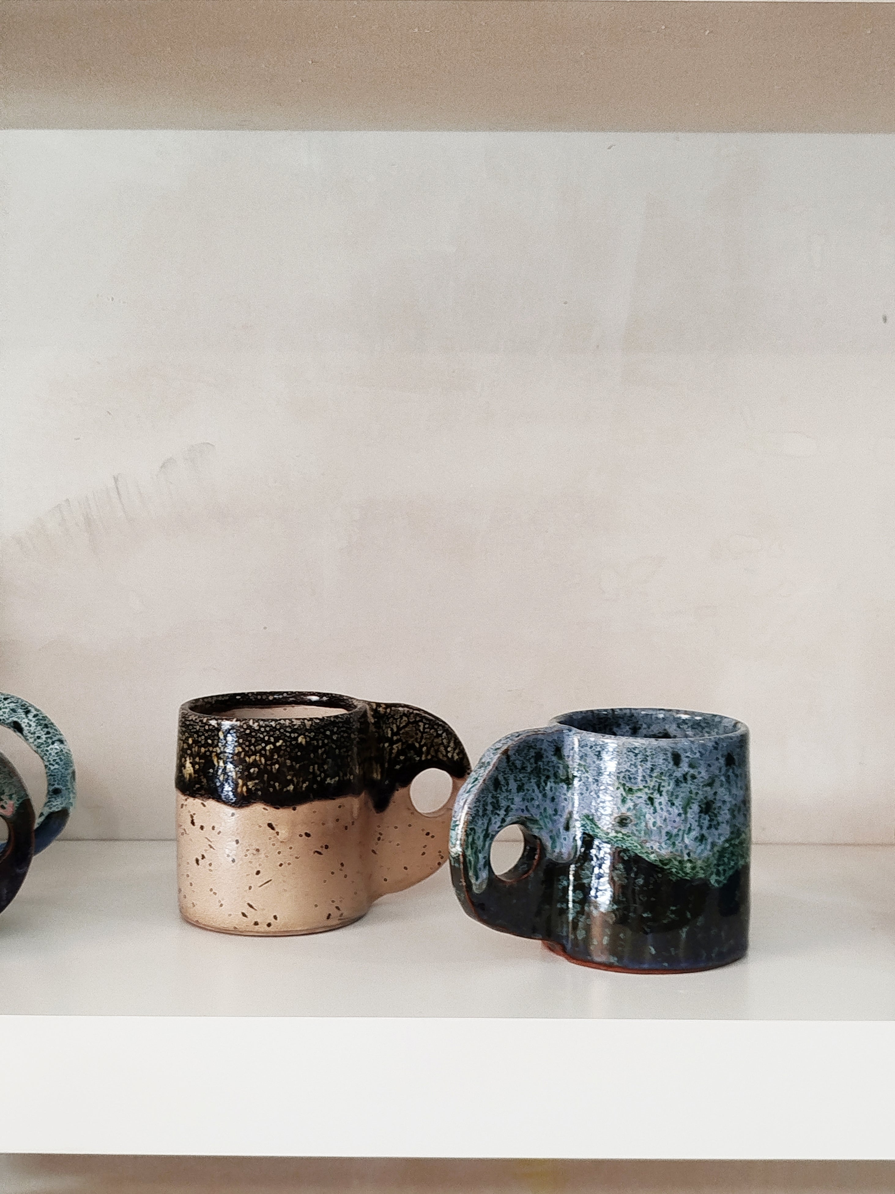 Taza asa escultórica