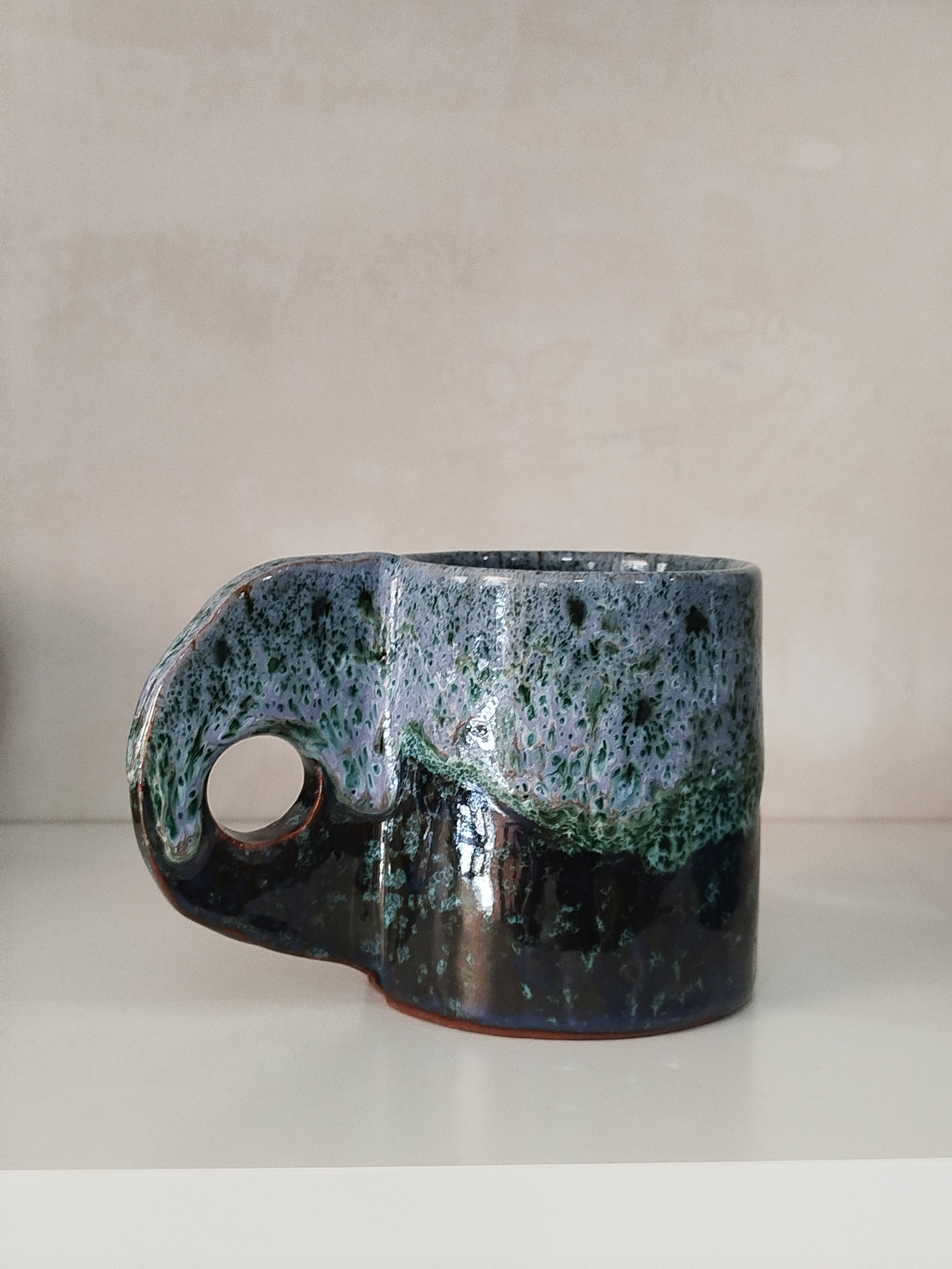 Taza asa escultórica