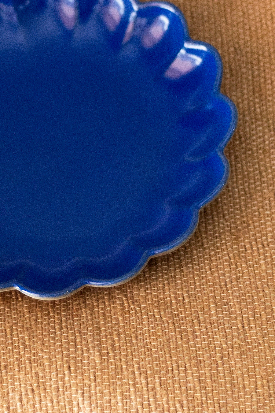 Plato flor azul